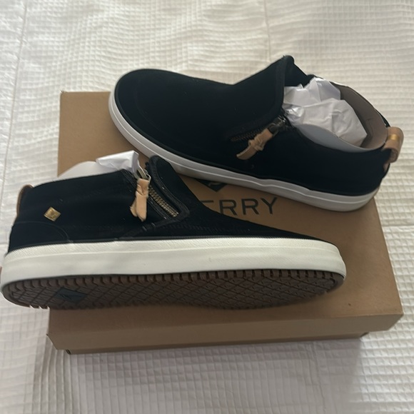 Sperry suede Crest lug checker, in black - Picture 2 of 5